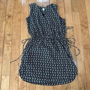 Gap Women's Vneck Sleeveless black and white print dress size medium